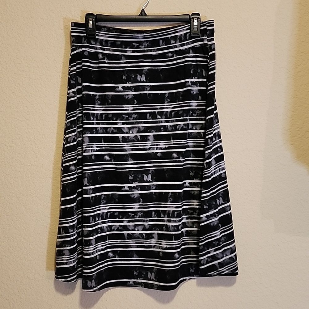 Studio 253 Black & White striped tie die pattern skirt